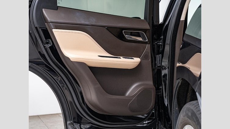 2019 認定中古車 Jaguar F-Pace Narvik Black 2.0 litre i4D Diesel プレステージ	