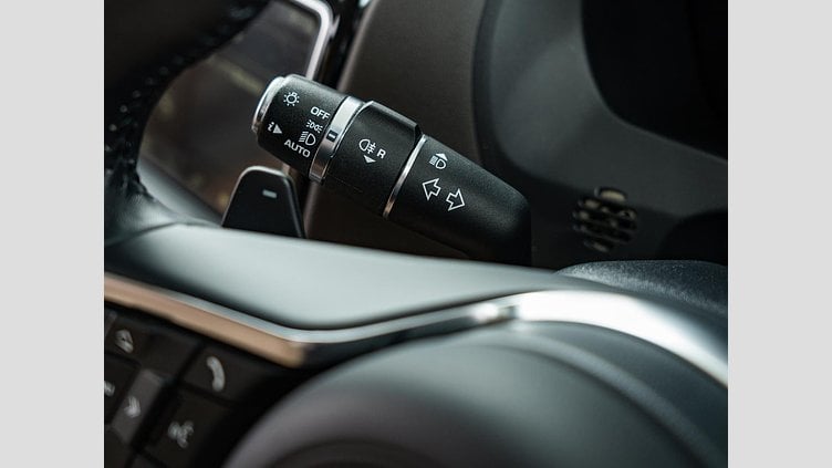 2019 認定中古車 Jaguar F-Pace Narvik Black 2.0 litre i4D Diesel プレステージ	