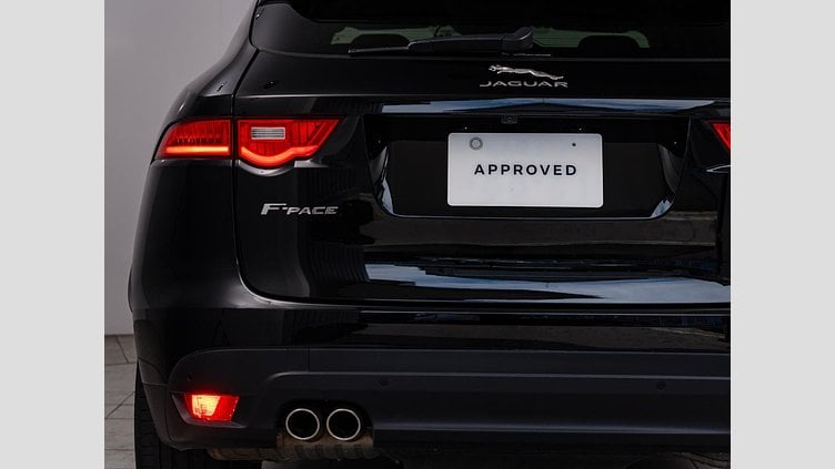 2019 認定中古車 Jaguar F-Pace Narvik Black 2.0 litre i4D Diesel プレステージ	