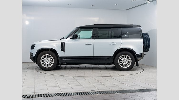 2023 認定中古車 Land Rover Defender 110 ユーロンホワイト D300 AWD（AT） X-DYNAMIC SE