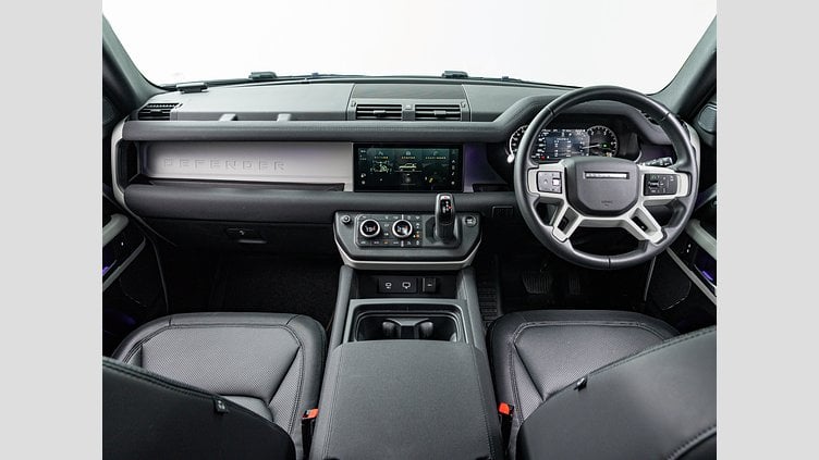 2023 認定中古車 Land Rover Defender 110 ユーロンホワイト D300 AWD（AT） X-DYNAMIC SE
