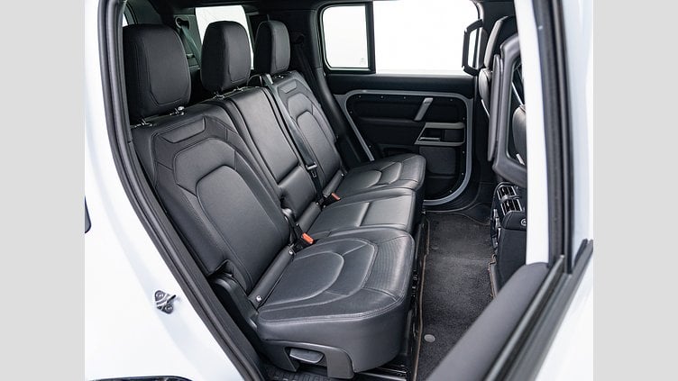 2023 認定中古車 Land Rover Defender 110 ユーロンホワイト D300 AWD（AT） X-DYNAMIC SE