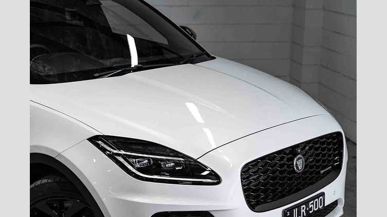 2024 Approved Jaguar E-Pace Ostuni Pearl White P250 Ingenium 2.0 litre 4-cylinder 183kW Turbocharged Petrol MHEV (Automatic) P250 R-DYNAMIC SE - 24.5MY