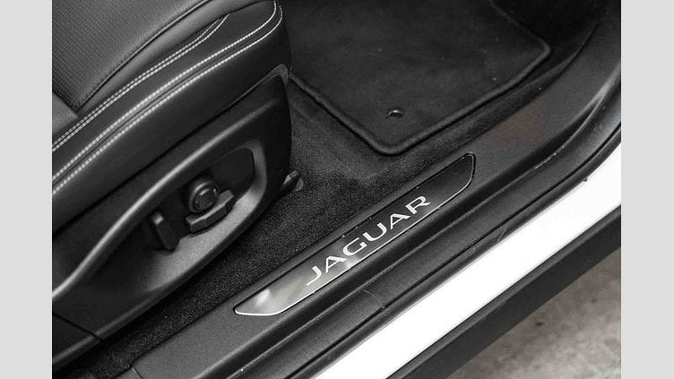 2024 Approved Jaguar E-Pace Ostuni Pearl White P250 Ingenium 2.0 litre 4-cylinder 183kW Turbocharged Petrol MHEV (Automatic) P250 R-DYNAMIC SE - 24.5MY