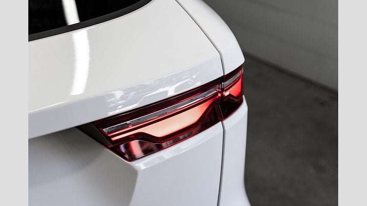 2024 Approved Jaguar F-Pace Fuji White P250 Ingenium 2.0 litre 4-cylinder 184kW Turbocharged Petrol (Automatic) P250 R-DYNAMIC SE