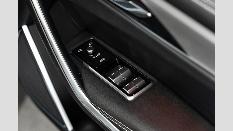 2024 Approved Jaguar F-Pace Fuji White P250 Ingenium 2.0 litre 4-cylinder 184kW Turbocharged Petrol (Automatic) P250 R-DYNAMIC SE