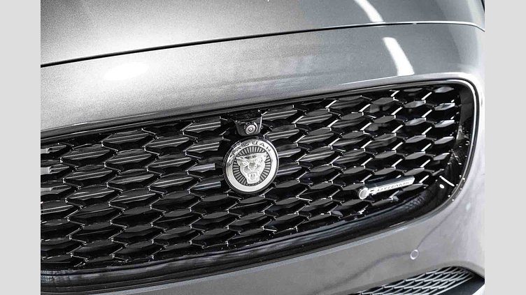 2024 Approved Jaguar E-Pace Carpathian Grey P250 Ingenium 2.0 litre 4-cylinder 183kW Turbocharged Petrol MHEV (Automatic) P250 R-DYNAMIC SE - 24.75MY
