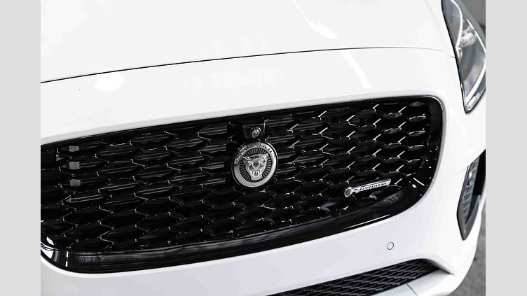 2024 Approved Jaguar E-Pace Fuji White P250 Ingenium 2.0 litre 4-cylinder 183kW Turbocharged Petrol (Automatic) P250 R-DYNAMIC SE - 24.5MY
