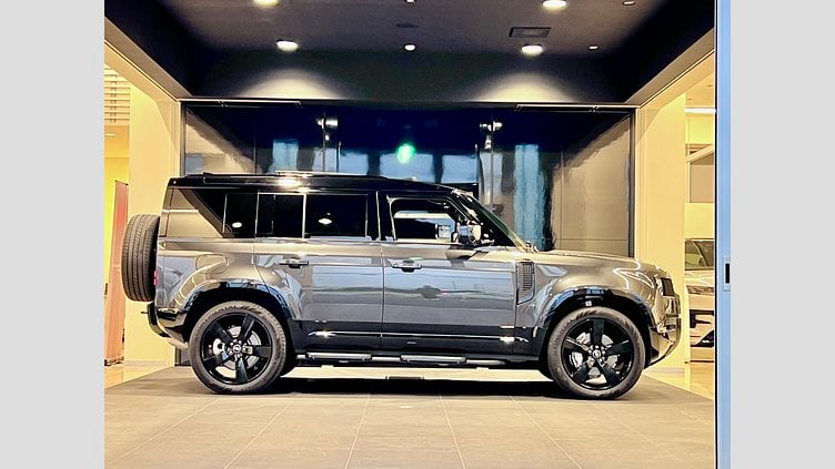 2024 認定中古車 Land Rover Defender 110 カルパチアングレイ D300 AWD（AT） X-DYNAMIC HSE
