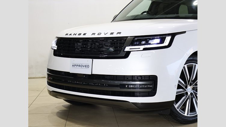 2024 認定中古車 Land Rover Range Rover オストゥーニパールホワイト（お取り扱いの有無については正規ディーラーにお問い合わせください） P550 AWD PHEV（AT） スタンダードホイールベース Autobiography