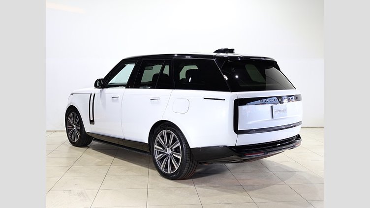 2024 認定中古車 Land Rover Range Rover オストゥーニパールホワイト（お取り扱いの有無については正規ディーラーにお問い合わせください） P550 AWD PHEV（AT） スタンダードホイールベース Autobiography