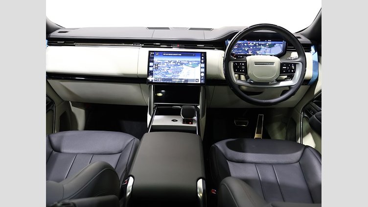 2024 認定中古車 Land Rover Range Rover オストゥーニパールホワイト（お取り扱いの有無については正規ディーラーにお問い合わせください） P550 AWD PHEV（AT） スタンダードホイールベース Autobiography