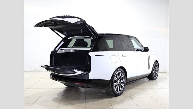 2024 認定中古車 Land Rover Range Rover オストゥーニパールホワイト（お取り扱いの有無については正規ディーラーにお問い合わせください） P550 AWD PHEV（AT） スタンダードホイールベース Autobiography