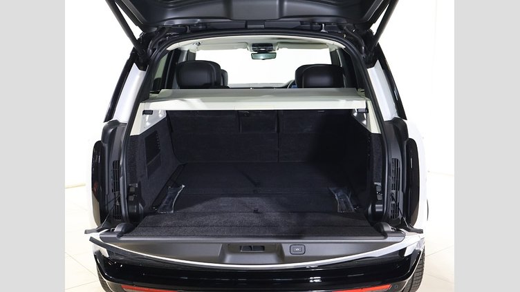 2024 認定中古車 Land Rover Range Rover オストゥーニパールホワイト（お取り扱いの有無については正規ディーラーにお問い合わせください） P550 AWD PHEV（AT） スタンダードホイールベース Autobiography