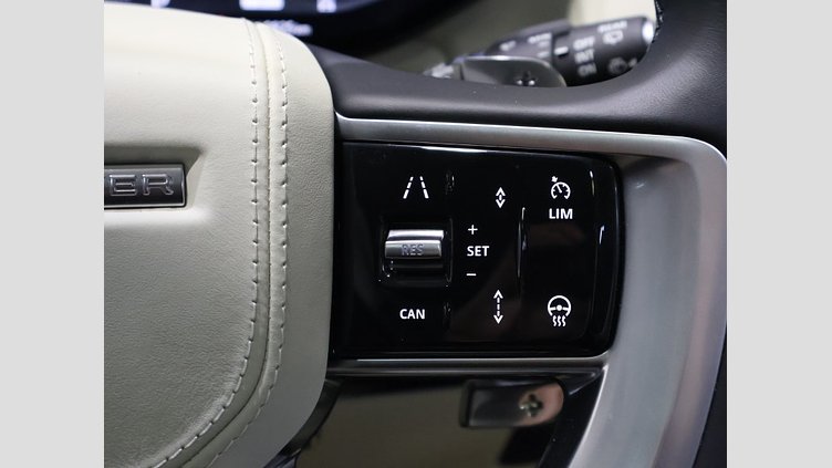 2024 認定中古車 Land Rover Range Rover オストゥーニパールホワイト（お取り扱いの有無については正規ディーラーにお問い合わせください） P550 AWD PHEV（AT） スタンダードホイールベース Autobiography