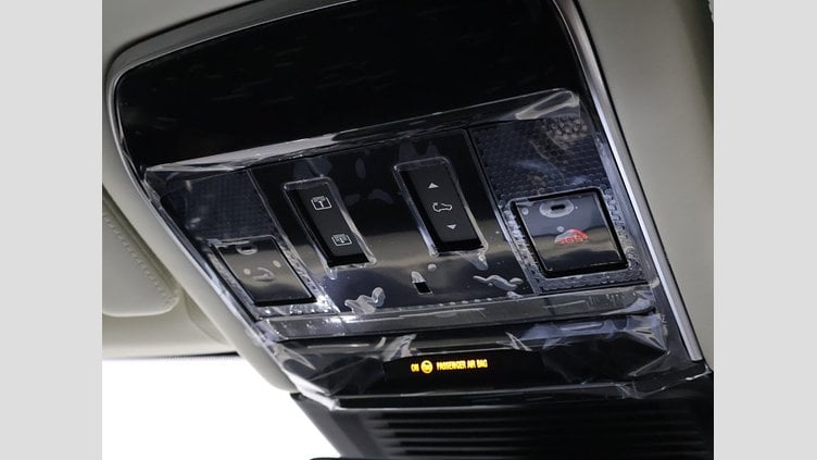 2024 認定中古車 Land Rover Range Rover オストゥーニパールホワイト（お取り扱いの有無については正規ディーラーにお問い合わせください） P550 AWD PHEV（AT） スタンダードホイールベース Autobiography