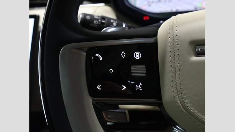 2024 認定中古車 Land Rover Range Rover オストゥーニパールホワイト（お取り扱いの有無については正規ディーラーにお問い合わせください） P550 AWD PHEV（AT） スタンダードホイールベース Autobiography