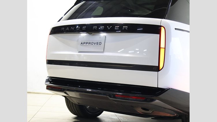 2024 認定中古車 Land Rover Range Rover オストゥーニパールホワイト（お取り扱いの有無については正規ディーラーにお問い合わせください） P550 AWD PHEV（AT） スタンダードホイールベース Autobiography