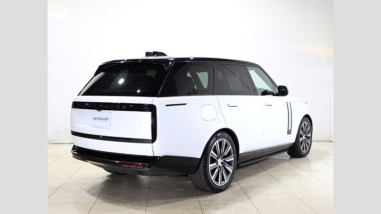 2024 認定中古車 Land Rover Range Rover オストゥーニパールホワイト（お取り扱いの有無については正規ディーラーにお問い合わせください） P550 AWD PHEV（AT） スタンダードホイールベース Autobiography