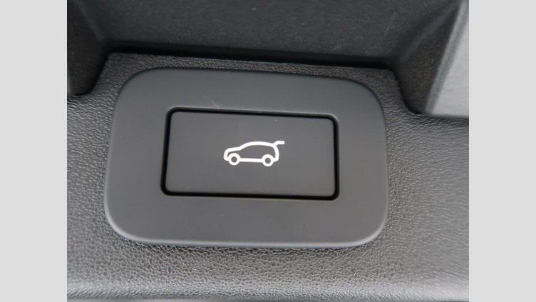 2024 認定中古車 Land Rover Discovery シャラントグレイ D300マイルドハイブリッド（ディーゼル） スタンダードホイールベース Metropolitan Edition