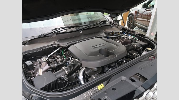 2024 認定中古車 Land Rover Discovery シャラントグレイ D300マイルドハイブリッド（ディーゼル） スタンダードホイールベース Metropolitan Edition