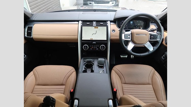 2024 認定中古車 Land Rover Discovery シャラントグレイ D300マイルドハイブリッド（ディーゼル） スタンダードホイールベース Metropolitan Edition
