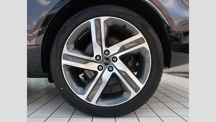 2024 認定中古車 Land Rover Discovery シャラントグレイ D300マイルドハイブリッド（ディーゼル） スタンダードホイールベース Metropolitan Edition