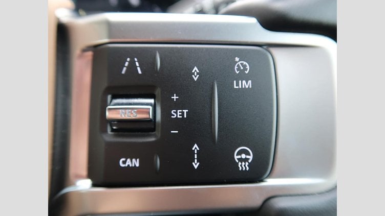 2024 認定中古車 Land Rover Discovery シャラントグレイ D300マイルドハイブリッド（ディーゼル） スタンダードホイールベース Metropolitan Edition
