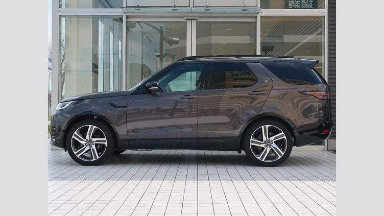 2024 認定中古車 Land Rover Discovery シャラントグレイ D300マイルドハイブリッド（ディーゼル） スタンダードホイールベース Metropolitan Edition