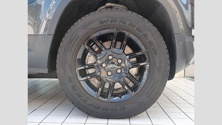 2023 認定中古車 Land Rover Defender 110 カルパチアングレイ D300 AWD（AT） S