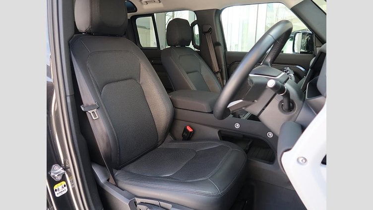 2023 認定中古車 Land Rover Defender 110 カルパチアングレイ D300 AWD（AT） S