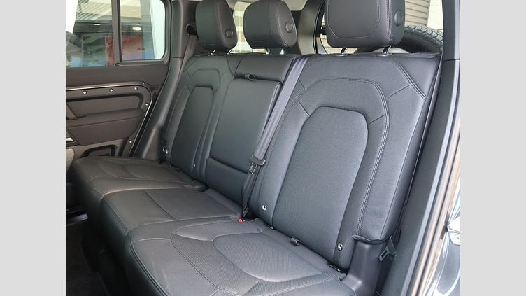2023 認定中古車 Land Rover Defender 110 カルパチアングレイ D300 AWD（AT） S