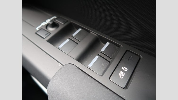 2023 認定中古車 Land Rover Defender 110 カルパチアングレイ D300 AWD（AT） S