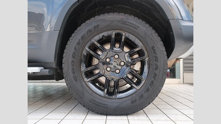 2023 認定中古車 Land Rover Defender 110 カルパチアングレイ D300 AWD（AT） S