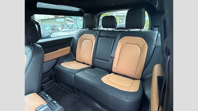 2024 認定中古車 Land Rover Defender 90 サントリーニブラック D300 AWD（AT） X-DYNAMIC HSE