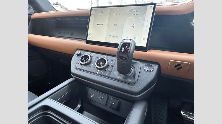 2024 認定中古車 Land Rover Defender 90 サントリーニブラック D300 AWD（AT） X-DYNAMIC HSE