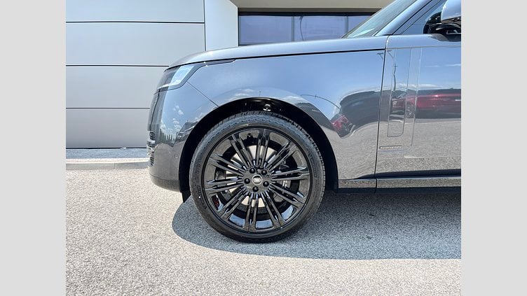 2025 SKLADOVÉ VOZIDLÁ Land Rover Range Rover Sivá Carpathian P530 AWD AUTOMAT SWB Autobiography