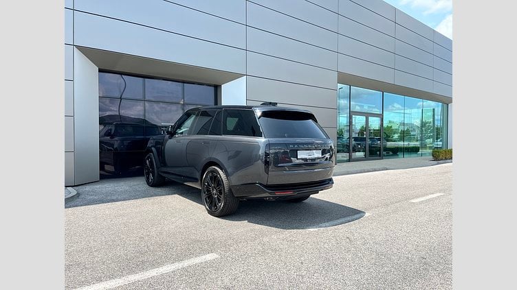 2025 SKLADOVÉ VOZIDLÁ Land Rover Range Rover Sivá Carpathian P530 AWD AUTOMAT SWB Autobiography