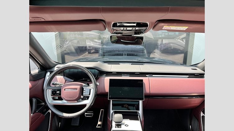 2025 SKLADOVÉ VOZIDLÁ Land Rover Range Rover Sivá Carpathian P530 AWD AUTOMAT SWB Autobiography