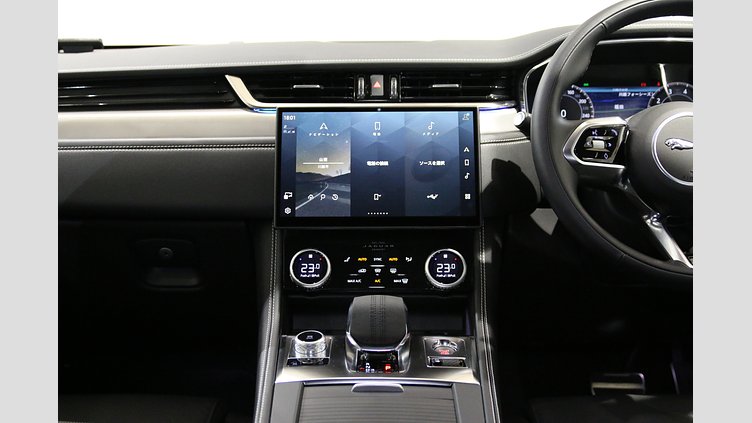 2024 認定中古車 Jaguar F-Pace アイガーグレイ P250 AWD（オートマチック） R-DYNAMIC SE