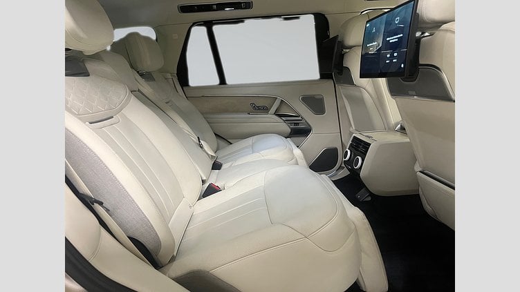 2023 Novo vozilo Land Rover Range Rover Sunset Gold in Satin finish 3.0 litre i6D​ SV
