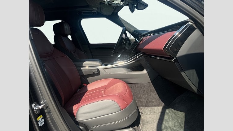 2025 Approved Land Rover Range Rover Sport Borasco siva P550e benzin plug-in hibrid Autobiography