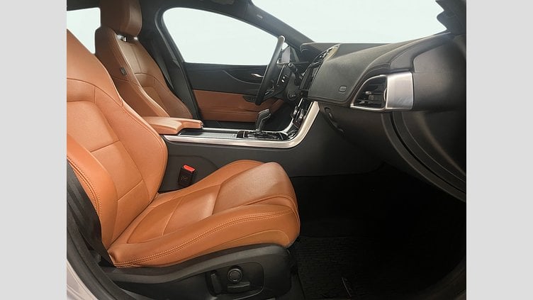 2024 Approved Jaguar XE Eiger Grey 2.0 litre i4D​ XE 2.0D