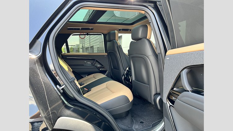 2025 Approved/Jazdené Land Rover Range Rover Sport Čierna Santorini P460e PHEV AWD Automat Dynamic SE