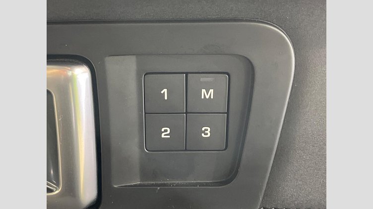 2017 認定中古車 Land Rover Discovery Sport Corris Grey 2.0 litre Si4 Petrol HSE
