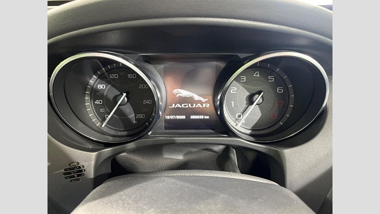 2015 認定中古車 Jaguar XE Corris Grey 2WD プレステージ