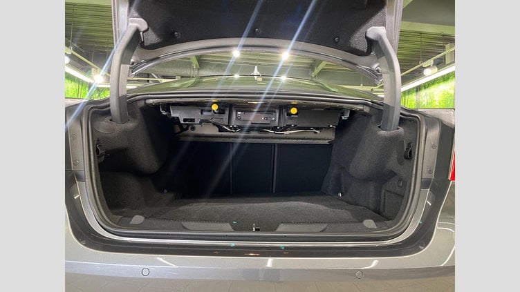 2015 認定中古車 Jaguar XE Corris Grey 2WD プレステージ