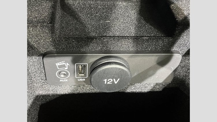 2015 認定中古車 Jaguar XE Corris Grey 2WD プレステージ