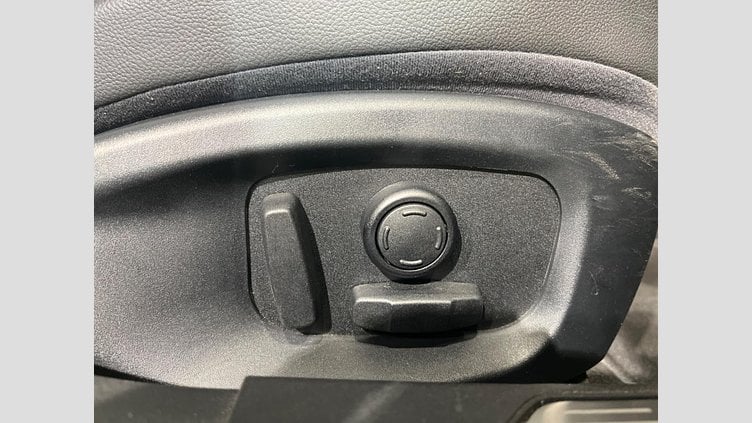 2015 認定中古車 Jaguar XE Corris Grey 2WD プレステージ