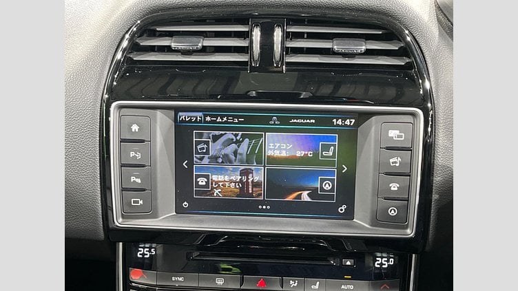 2015 認定中古車 Jaguar XE Corris Grey 2WD プレステージ